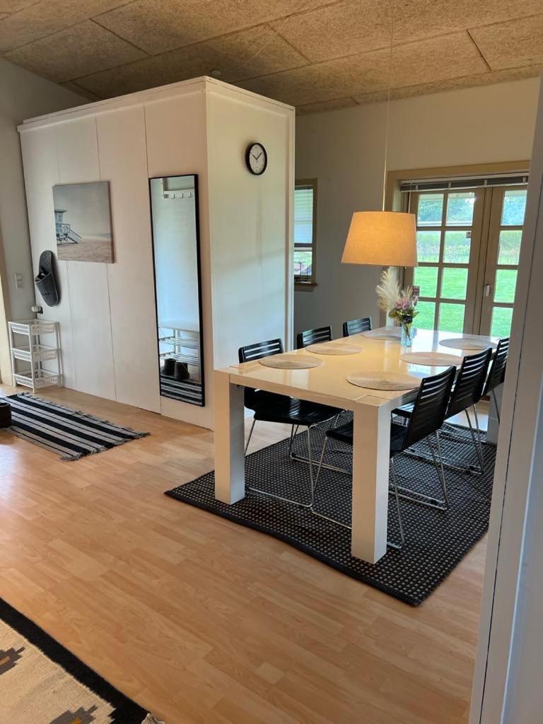 Skon Lejlighed Til 4 Personer Ansager Buitenkant foto