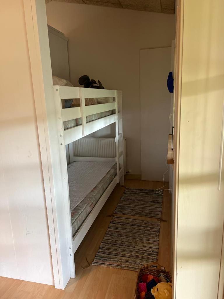 Skon Lejlighed Til 4 Personer Ansager Buitenkant foto